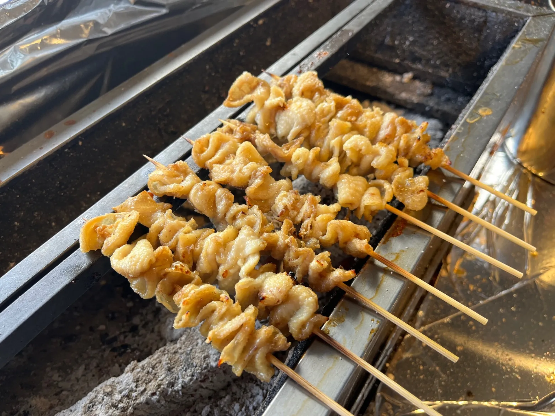 焼き鳥　とり皮　美味いです！